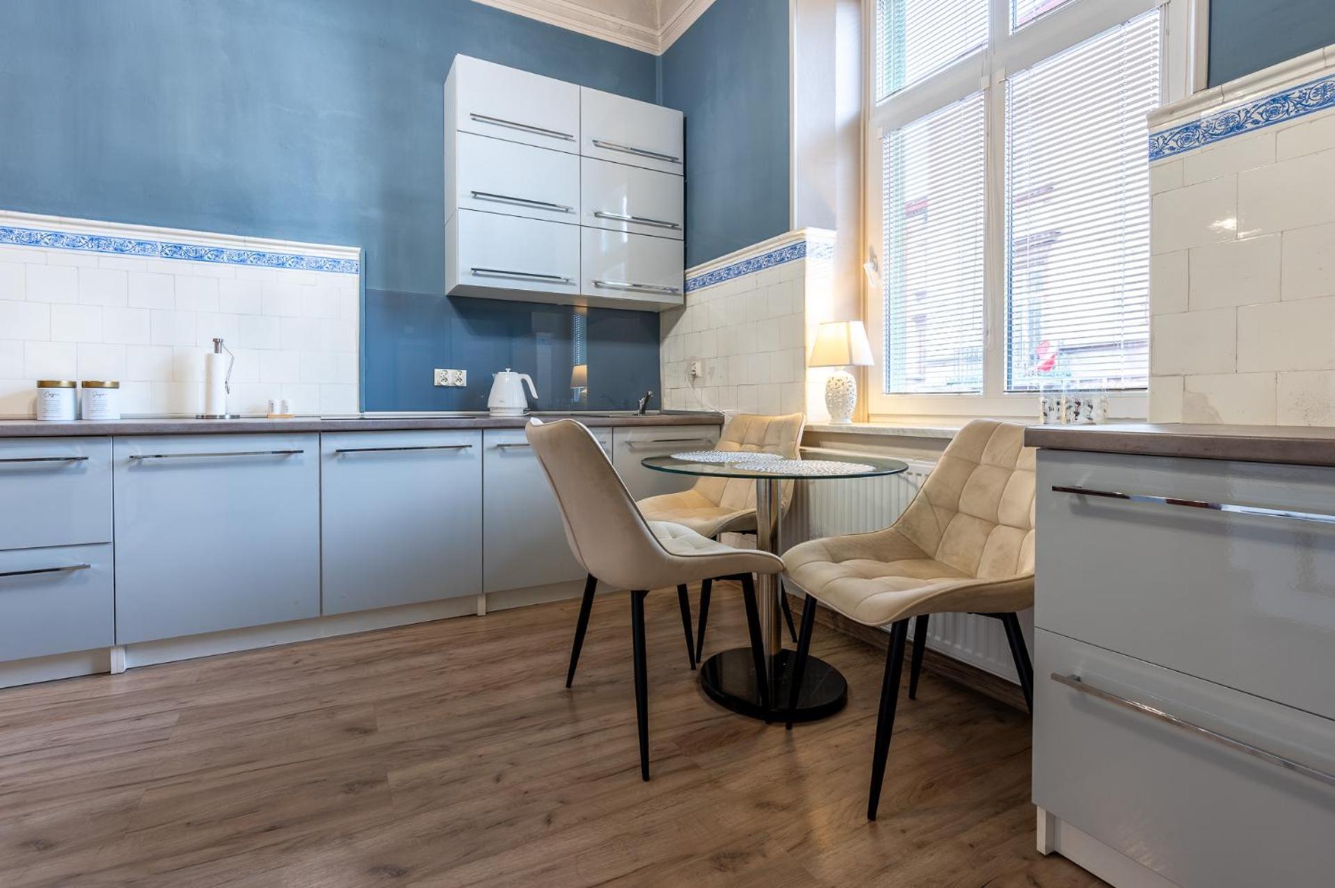 Apartamenty Przy Dworcu Пшемишъл Екстериор снимка